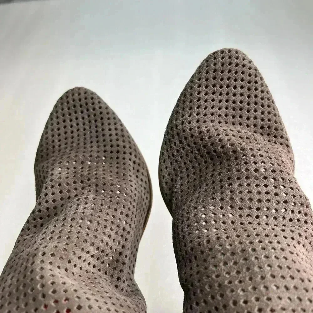 JEFFREY CAMPBELL Jenelle Laser Cut Soft Leather Bootie‎ women's 9.5 M Block Heel